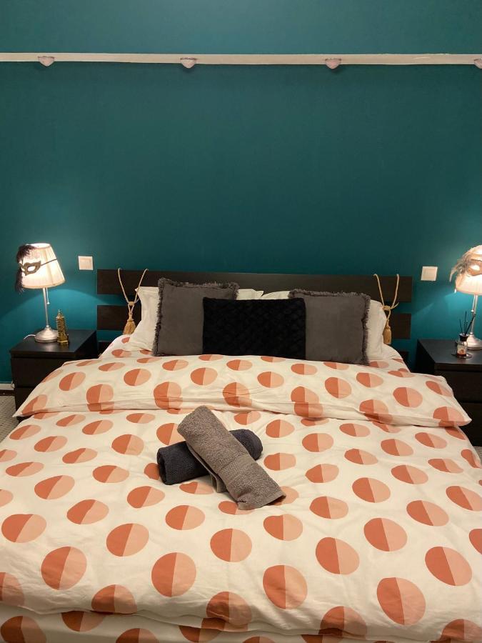 Comfy Apartment With Private Parking And Netflix Bucarest Extérieur photo