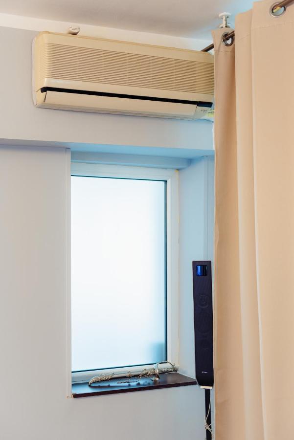 Comfy Apartment With Private Parking And Netflix Bucarest Extérieur photo