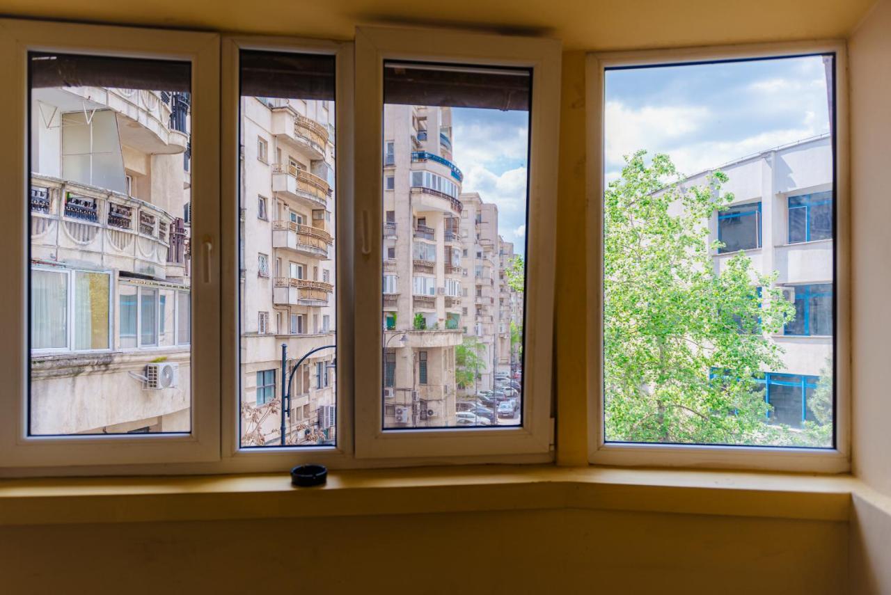 Comfy Apartment With Private Parking And Netflix Bucarest Extérieur photo