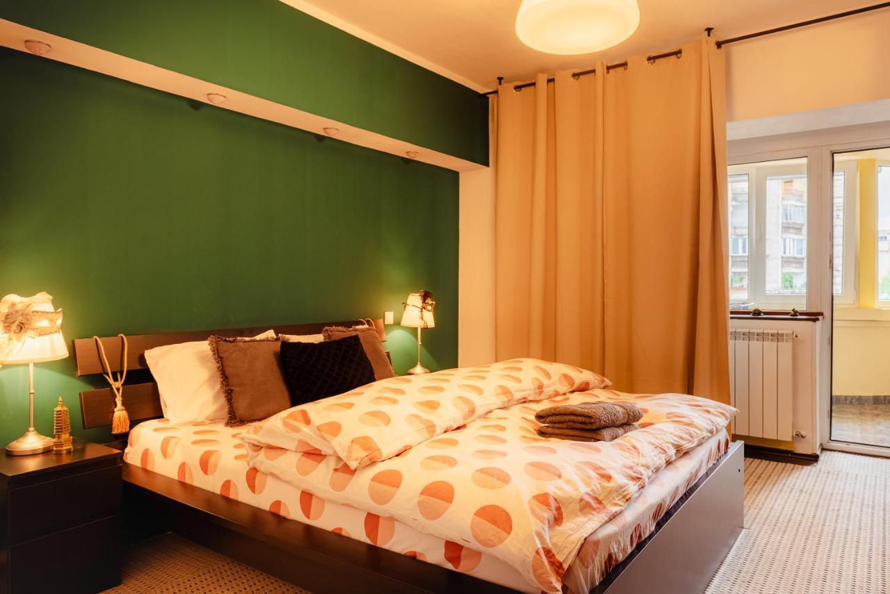 Comfy Apartment With Private Parking And Netflix Bucarest Extérieur photo