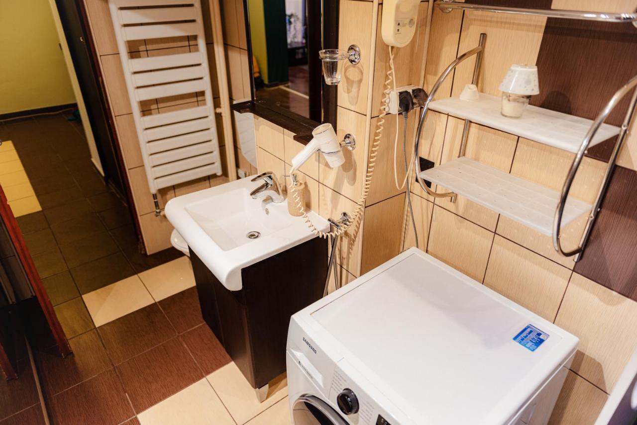 Comfy Apartment With Private Parking And Netflix Bucarest Extérieur photo