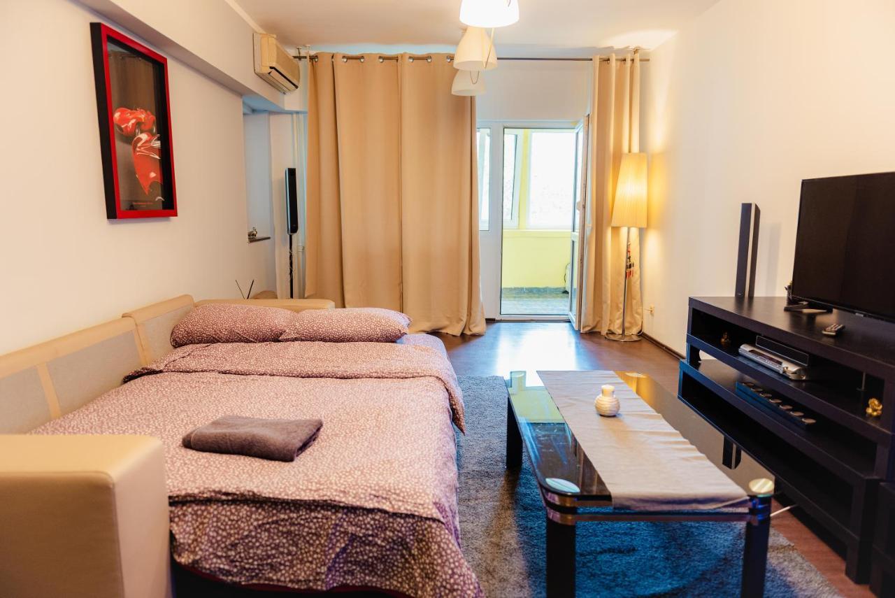 Comfy Apartment With Private Parking And Netflix Bucarest Extérieur photo