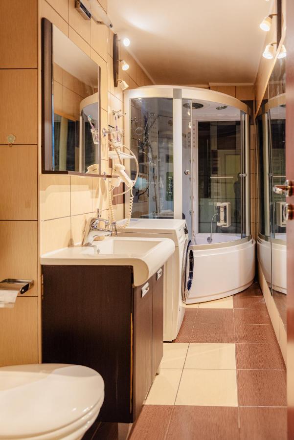 Comfy Apartment With Private Parking And Netflix Bucarest Extérieur photo