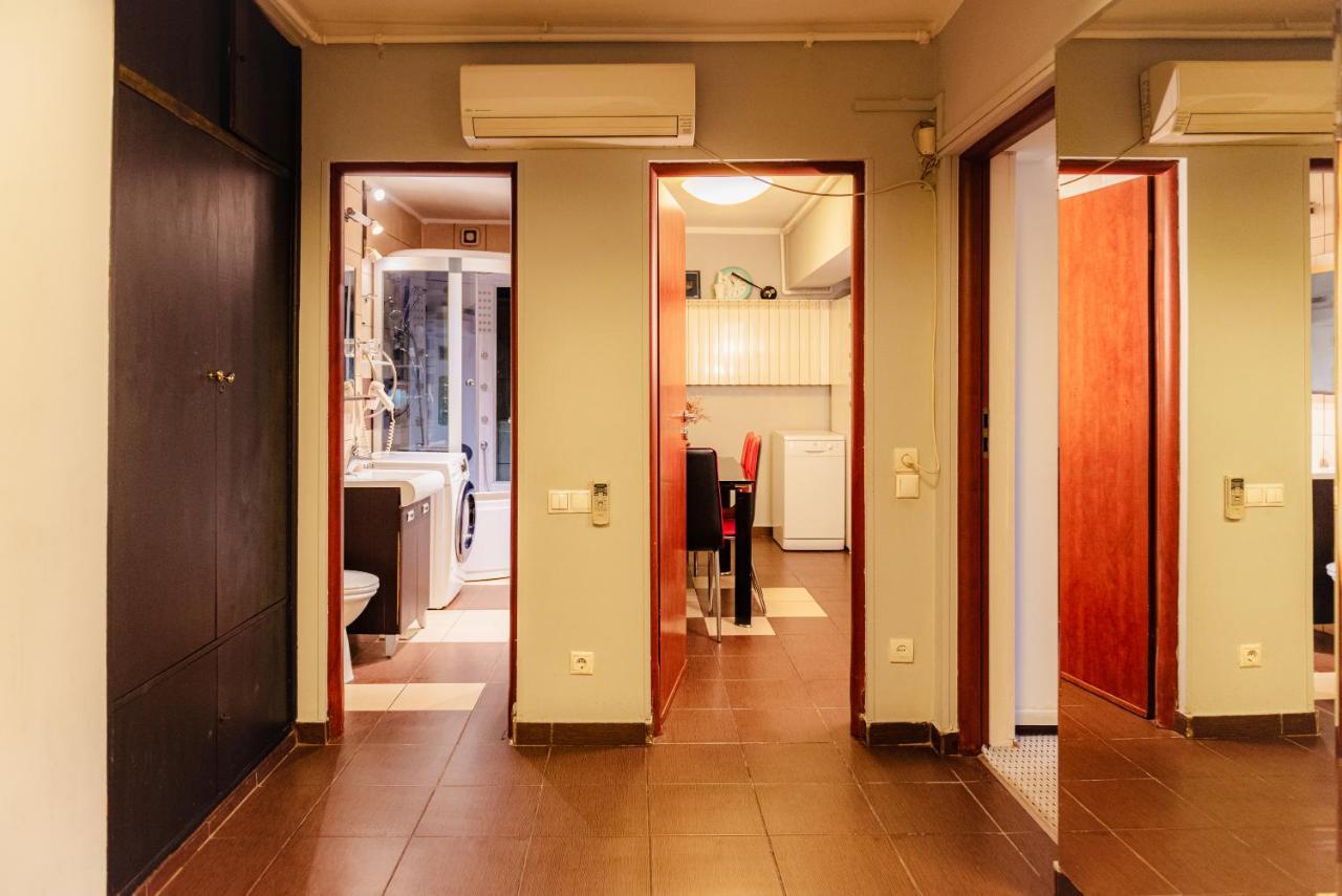 Comfy Apartment With Private Parking And Netflix Bucarest Extérieur photo